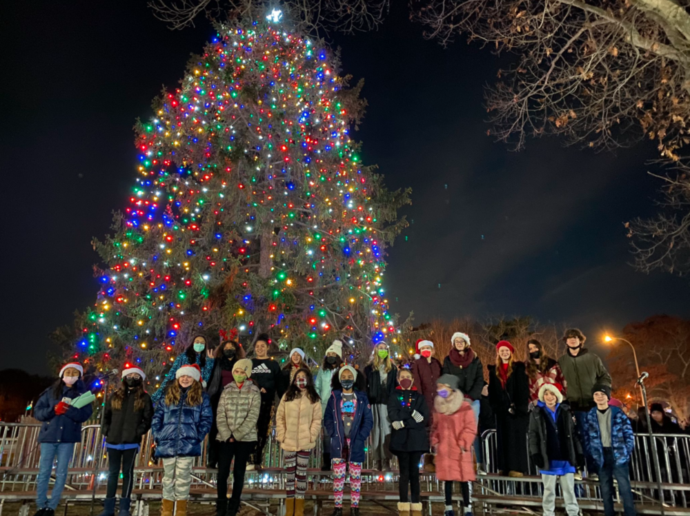 Students Bring Holiday Spirit to Tree Lighting