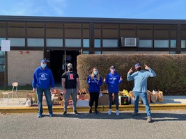 North Babylon Schools Help to Stock the ‘Bulldog Cupboard’